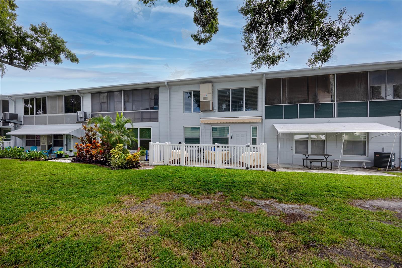 CLEARVIEW OAKS CONDO - Residential