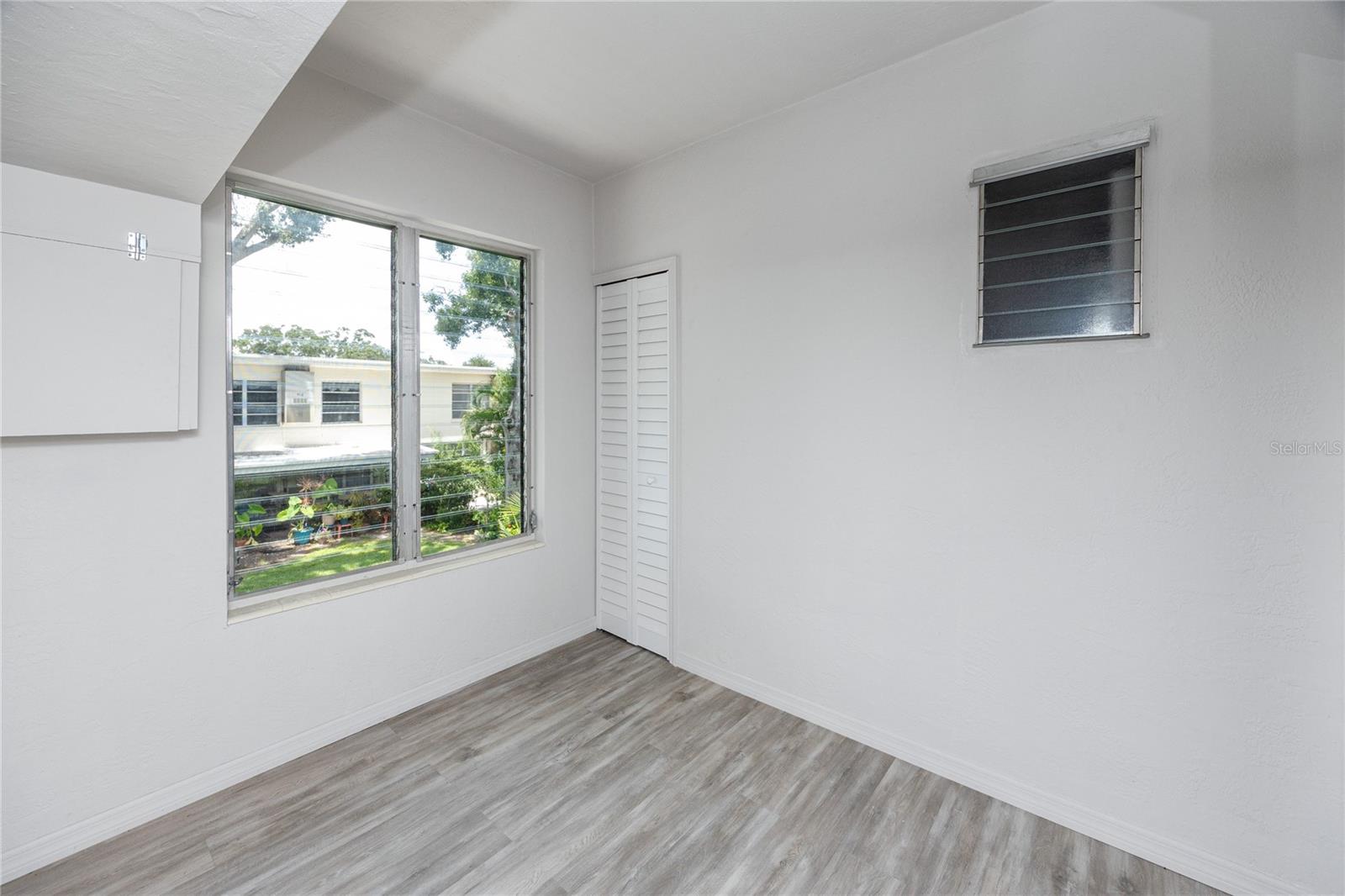 CLEARVIEW OAKS CONDO - Residential