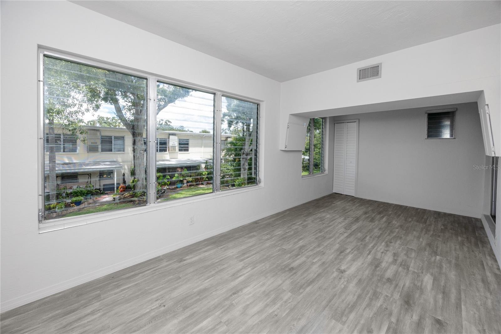 CLEARVIEW OAKS CONDO - Residential