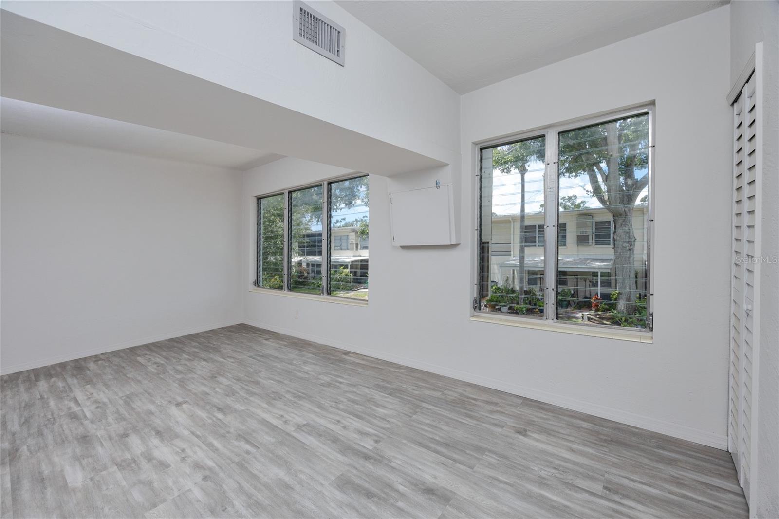 CLEARVIEW OAKS CONDO - Residential