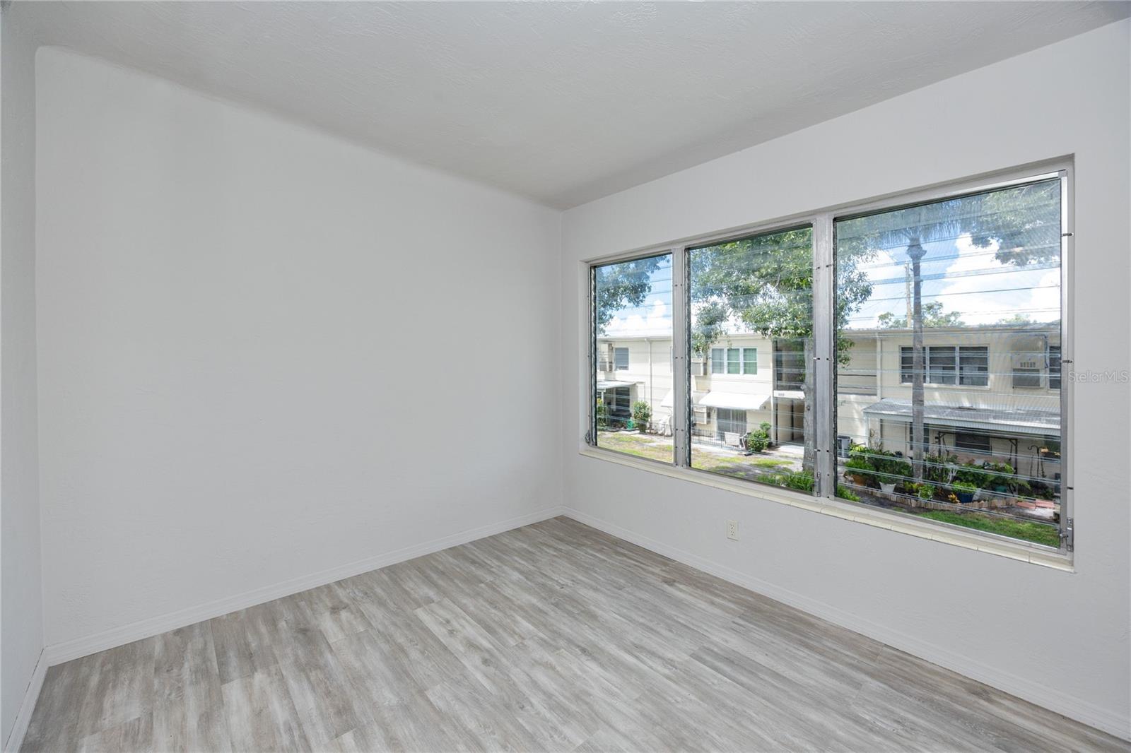 CLEARVIEW OAKS CONDO - Residential