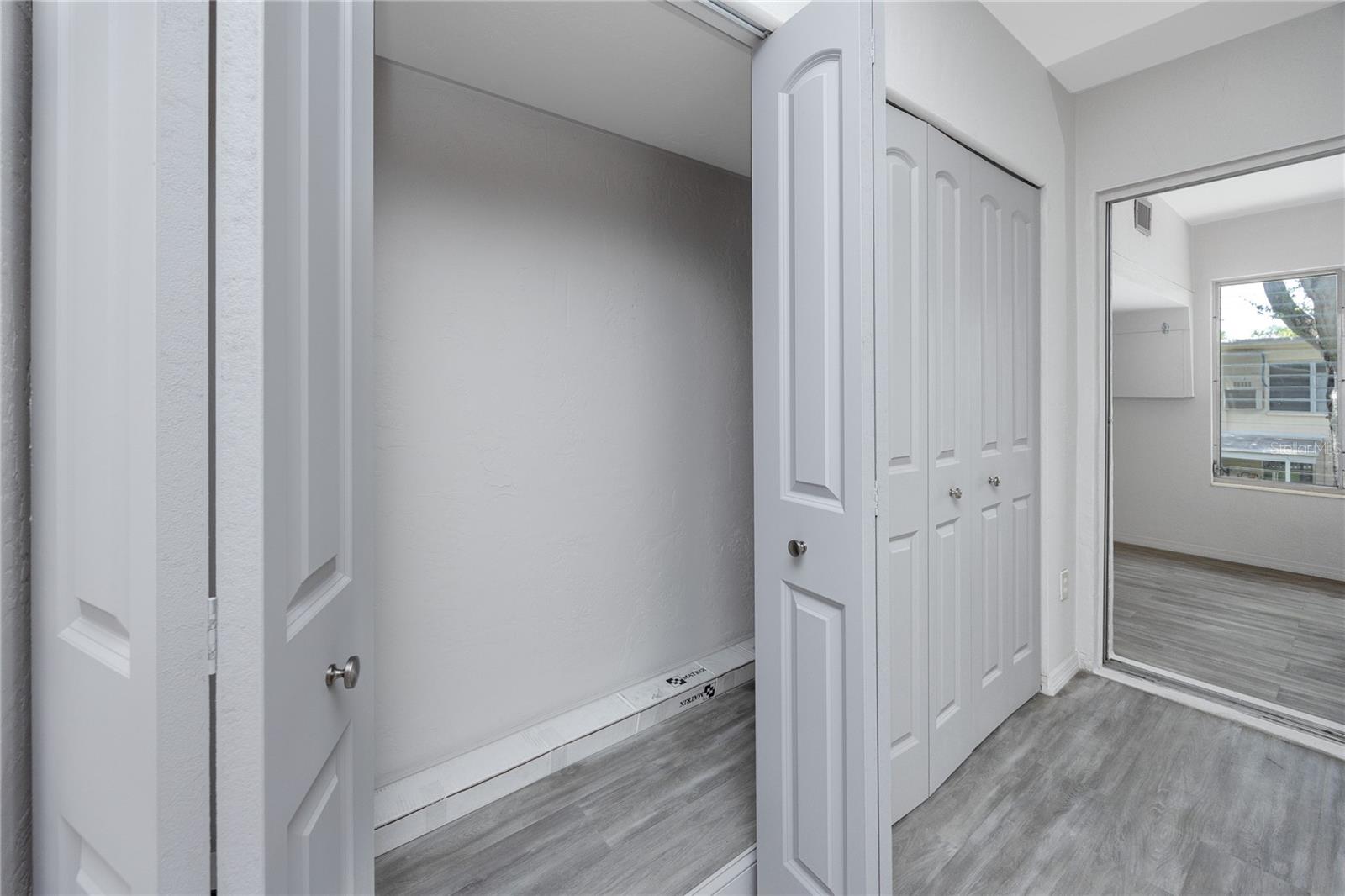 CLEARVIEW OAKS CONDO - Residential