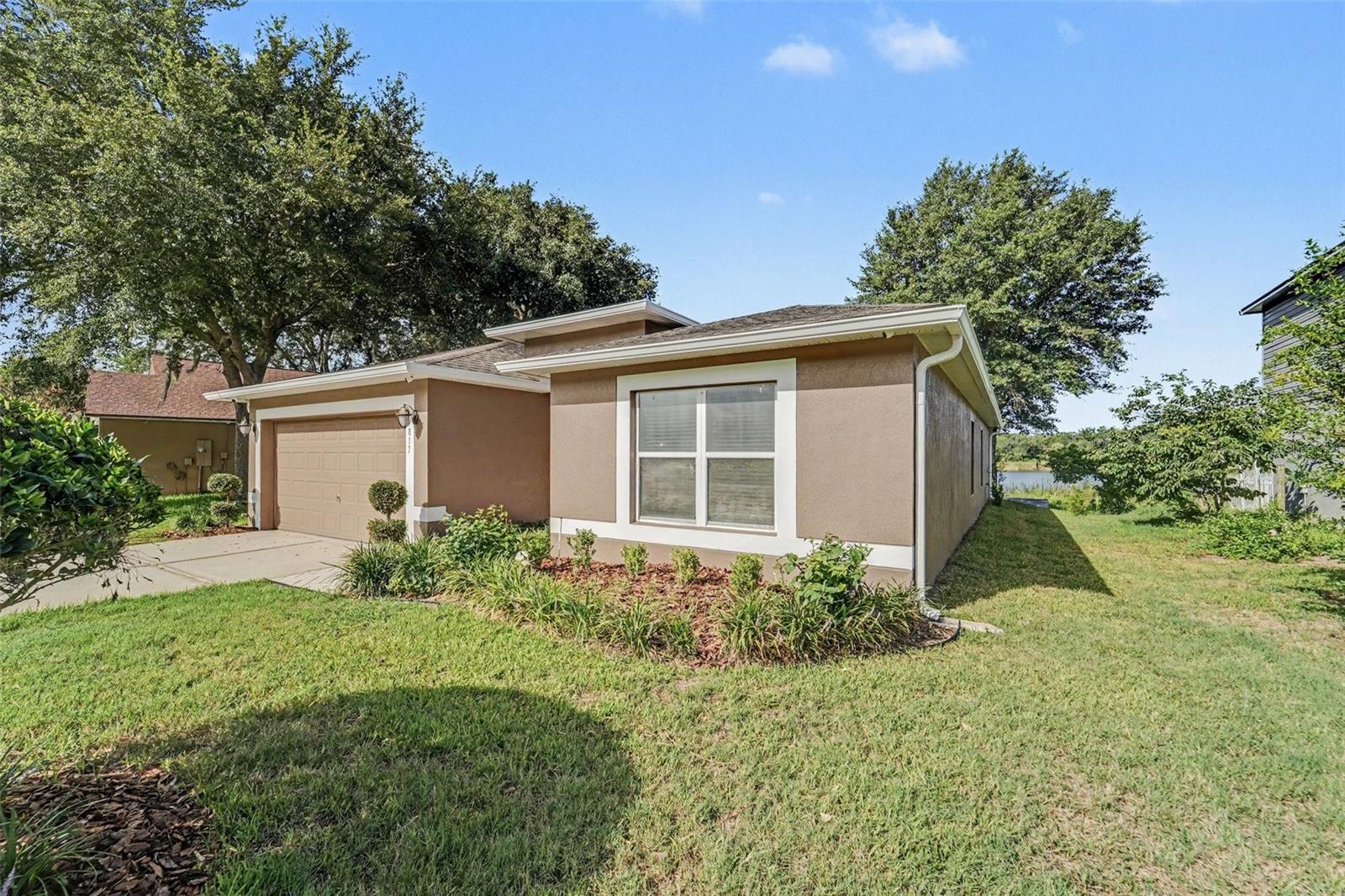 817 LAKE DOE BOULEVARD
