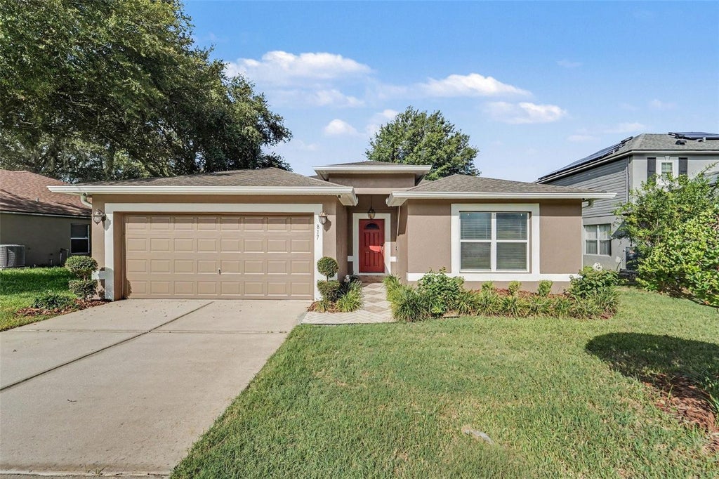 Photo of 817 Lake Doe Boulevard, Apopka, FL 32703 (MLS # O6423128)