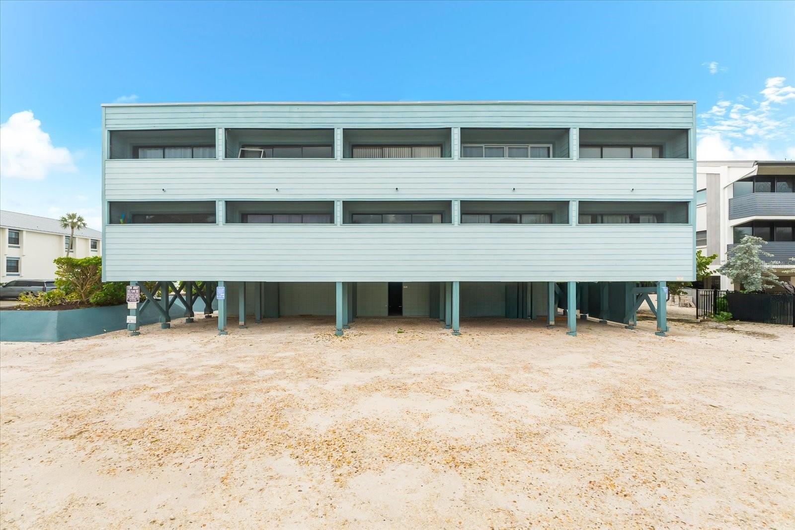 SEASIDE BEACH HOUSE - Residential