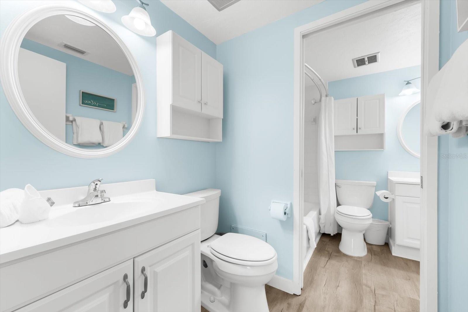 SEASIDE BEACH HOUSE - Residential