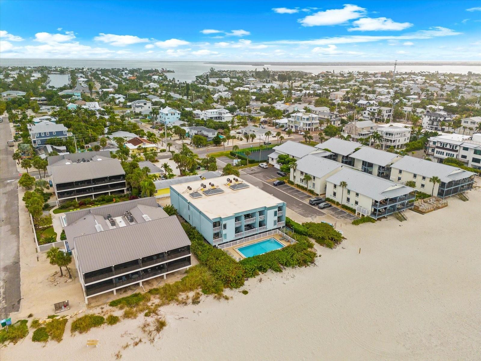 SEASIDE BEACH HOUSE - Residential