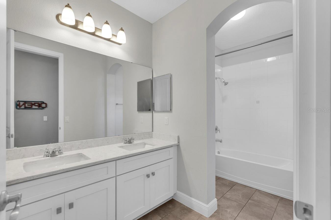 LAKE PRESERVE - Residential