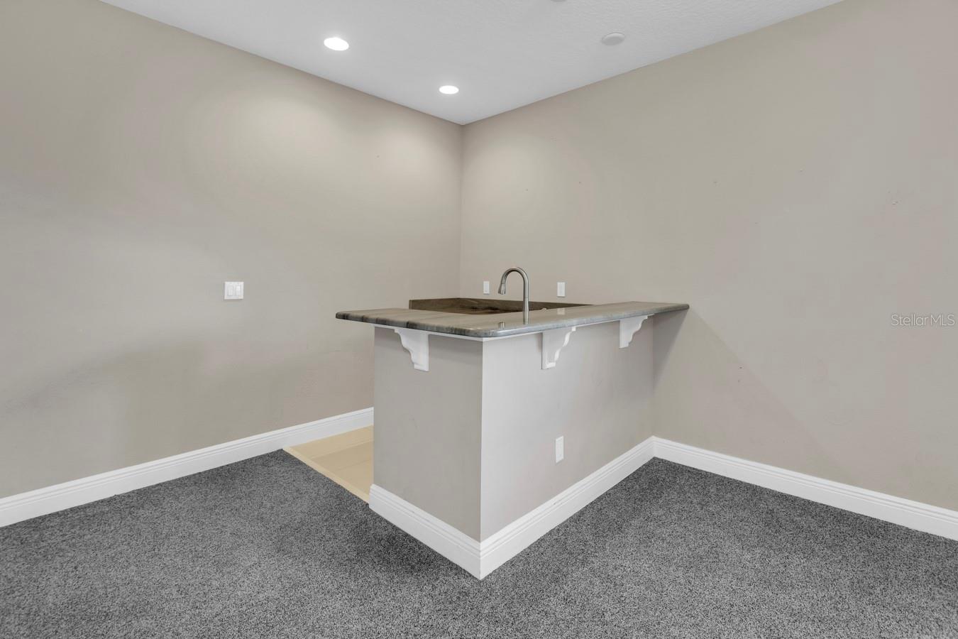 LAKE PRESERVE - Residential