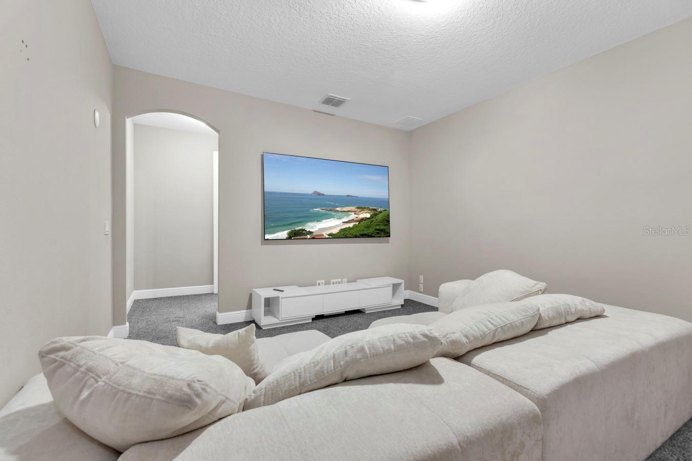 LAKE PRESERVE - Residential