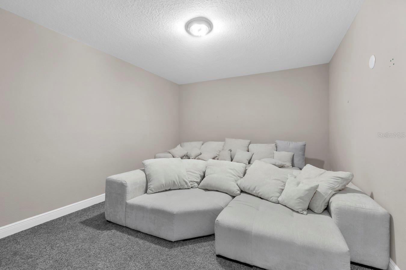 LAKE PRESERVE - Residential