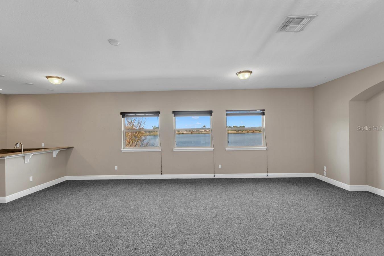 LAKE PRESERVE - Residential