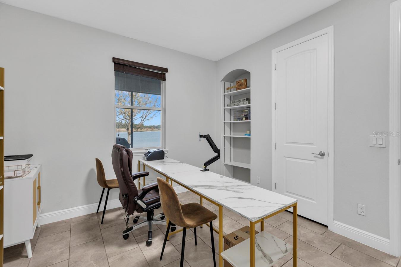 LAKE PRESERVE - Residential