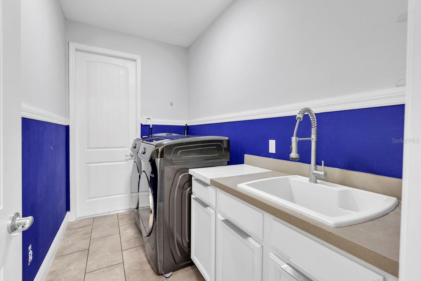 LAKE PRESERVE - Residential