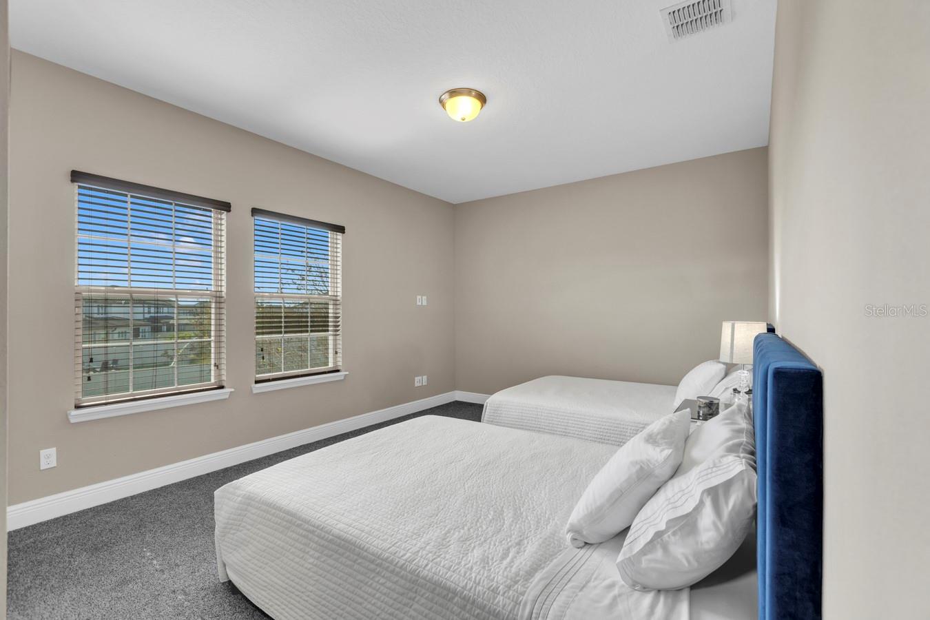 LAKE PRESERVE - Residential