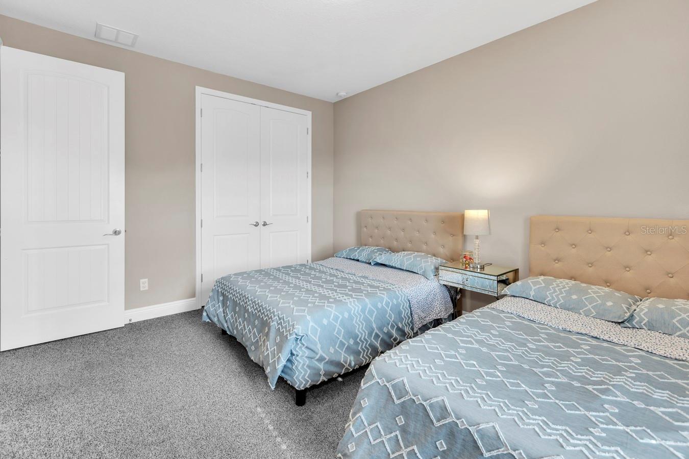 LAKE PRESERVE - Residential