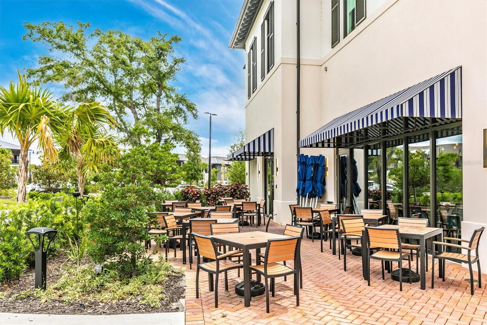 WELLEN PARK GOLF & COUNTRY CLUB - Residential Lease