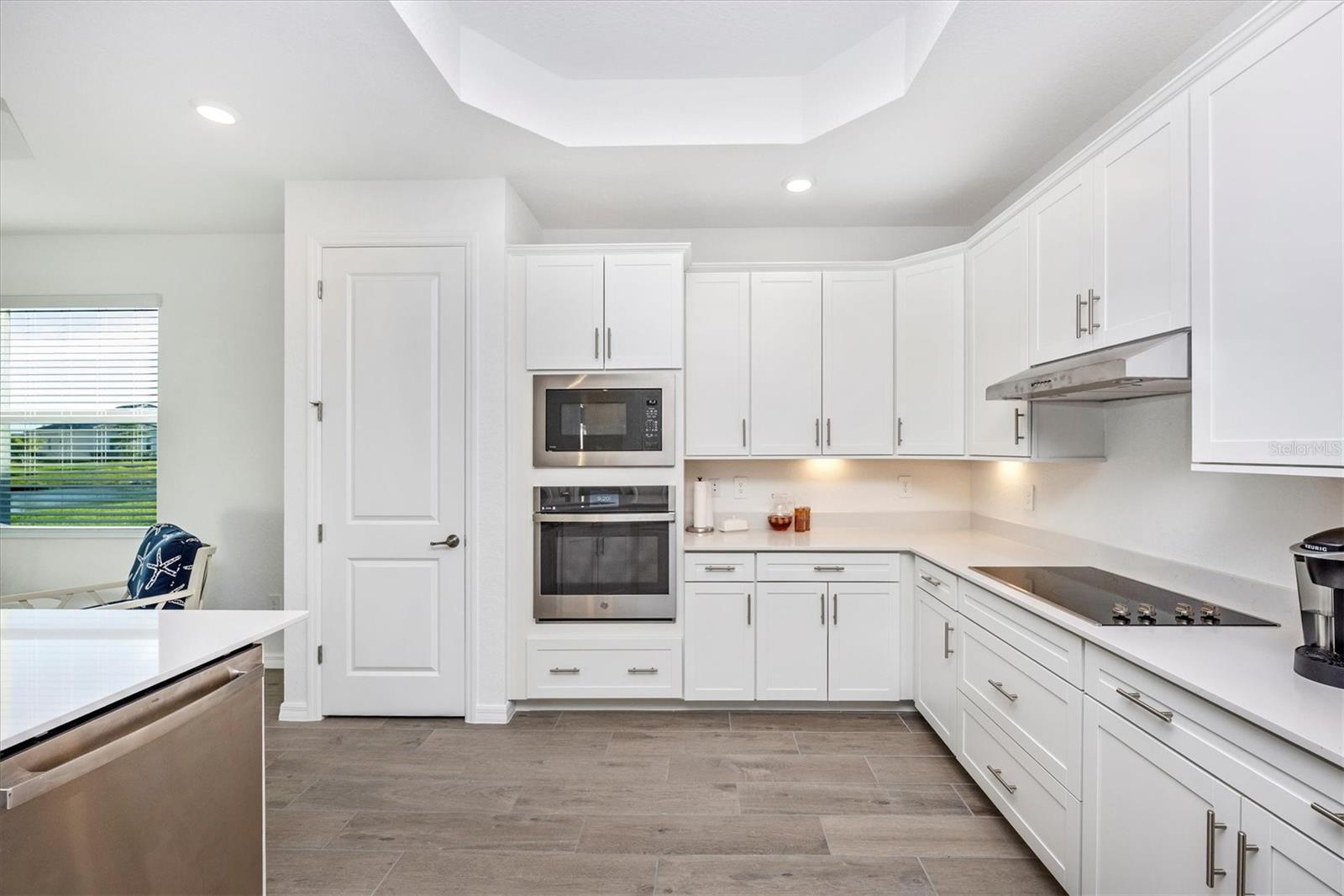 WELLEN PARK GOLF & COUNTRY CLUB - Residential Lease