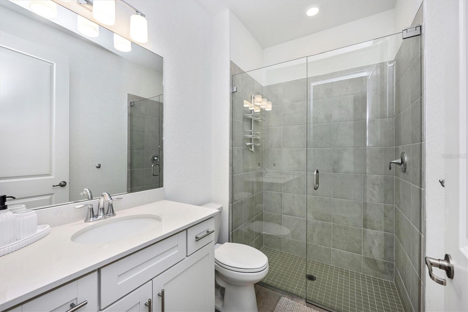 WELLEN PARK GOLF & COUNTRY CLUB - Residential Lease