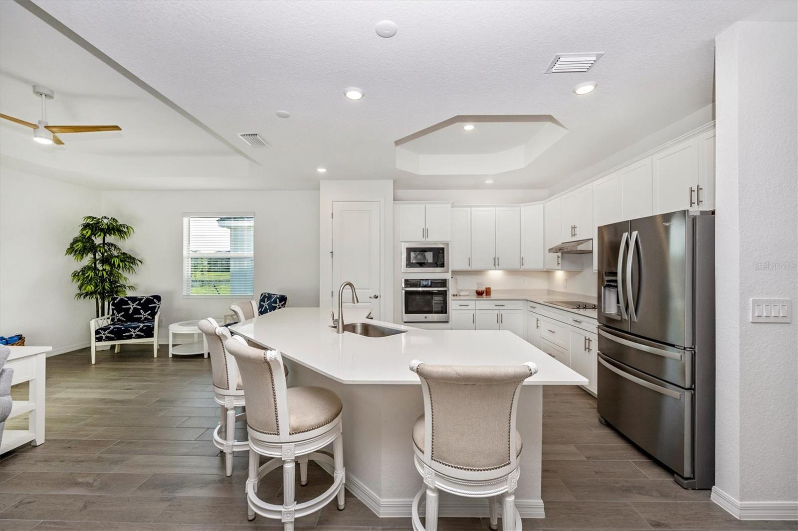 WELLEN PARK GOLF & COUNTRY CLUB - Residential Lease