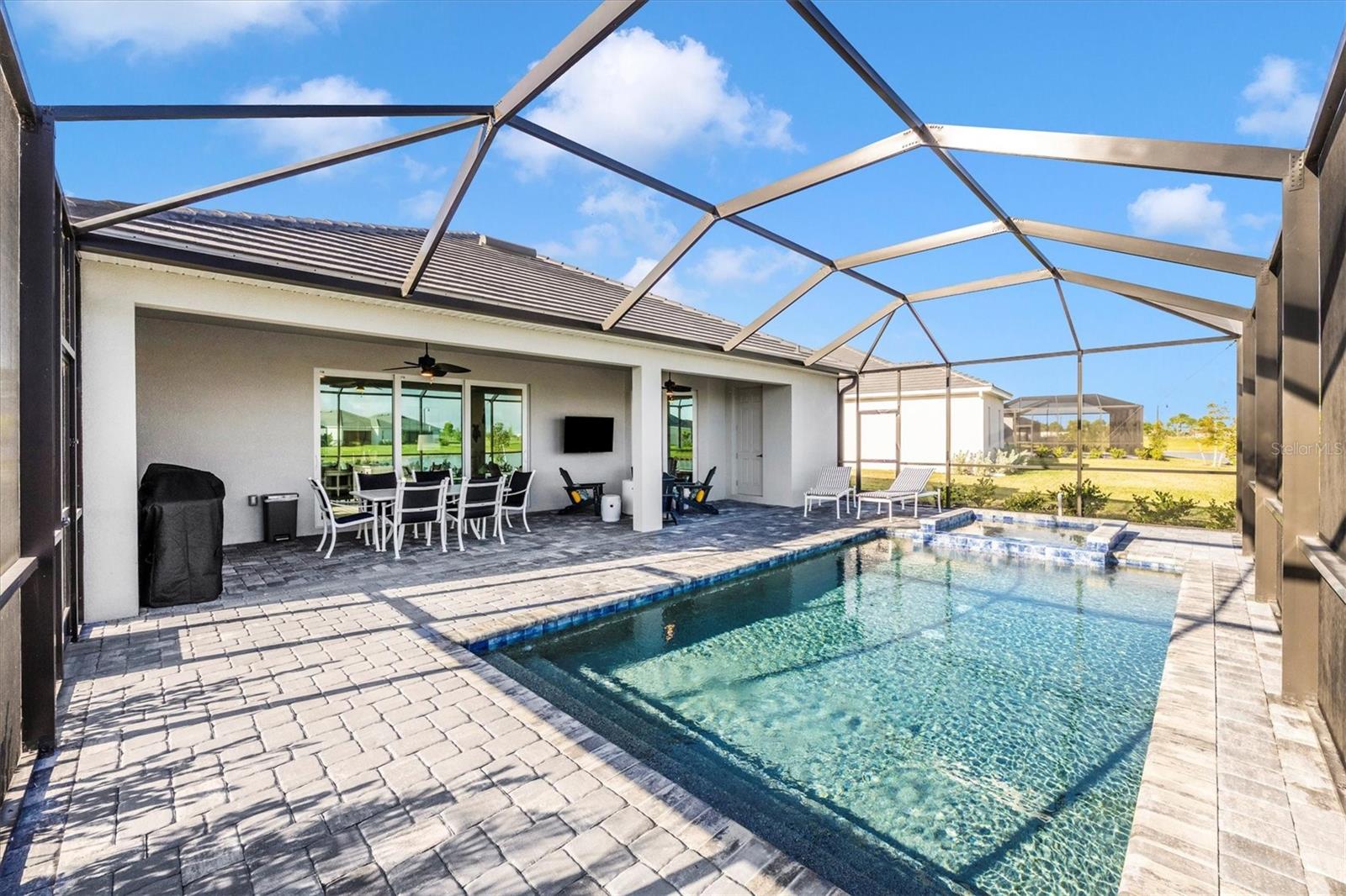 WELLEN PARK GOLF & COUNTRY CLUB - Residential Lease