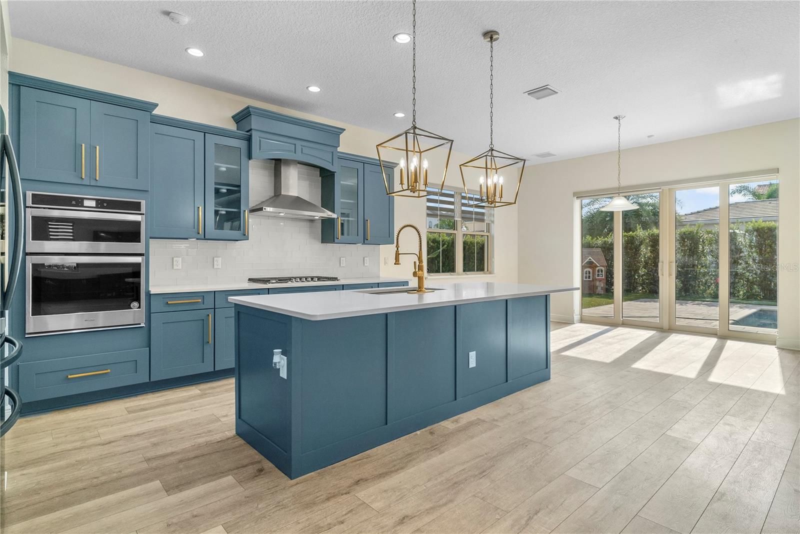 LAKESHORE PRESERVE - Residential