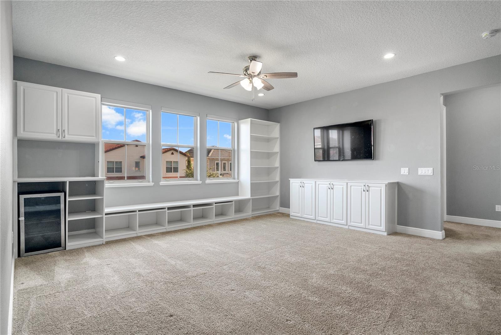 LAKESHORE PRESERVE - Residential