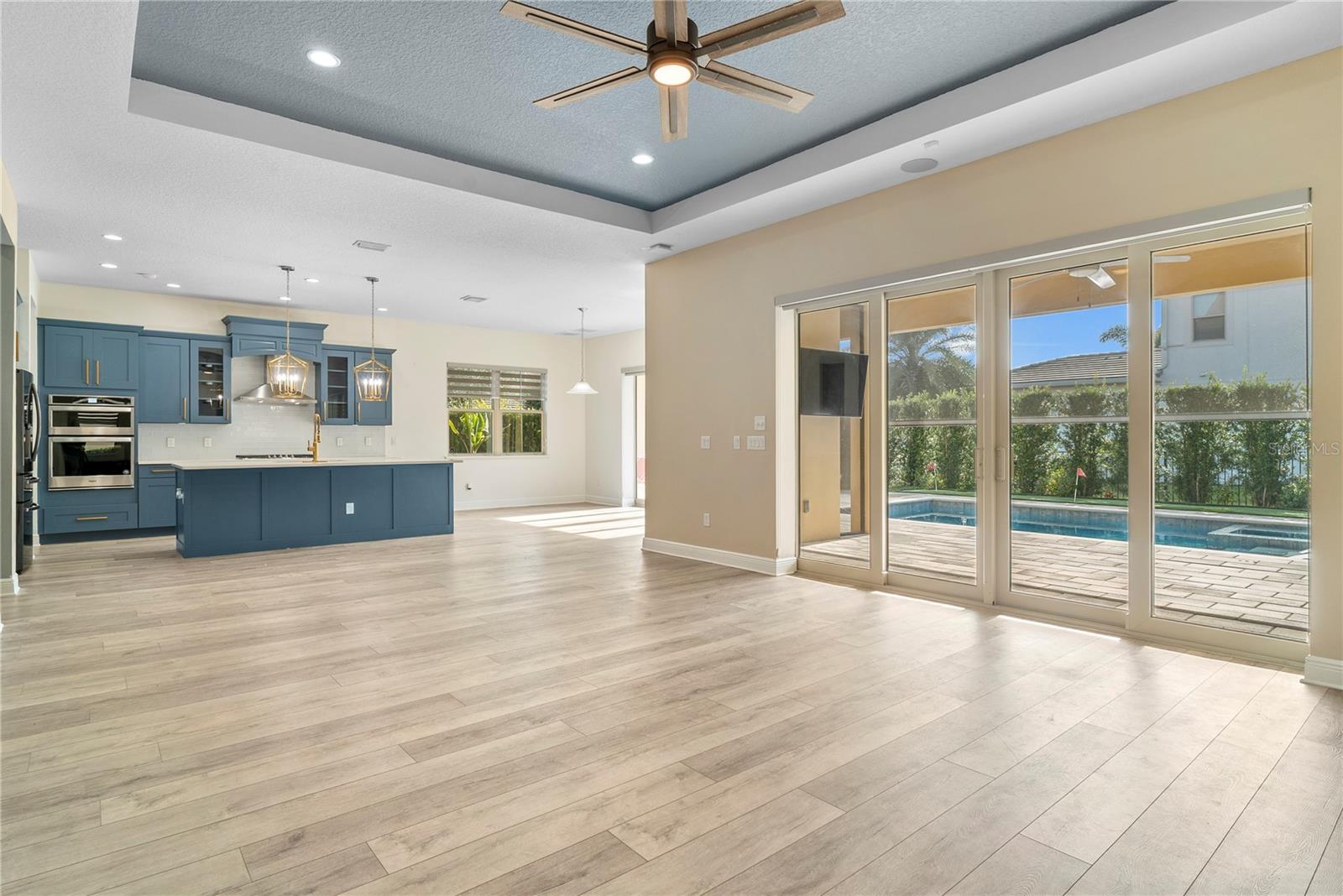 LAKESHORE PRESERVE - Residential