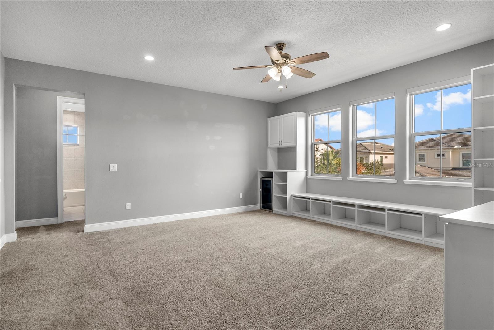 LAKESHORE PRESERVE - Residential