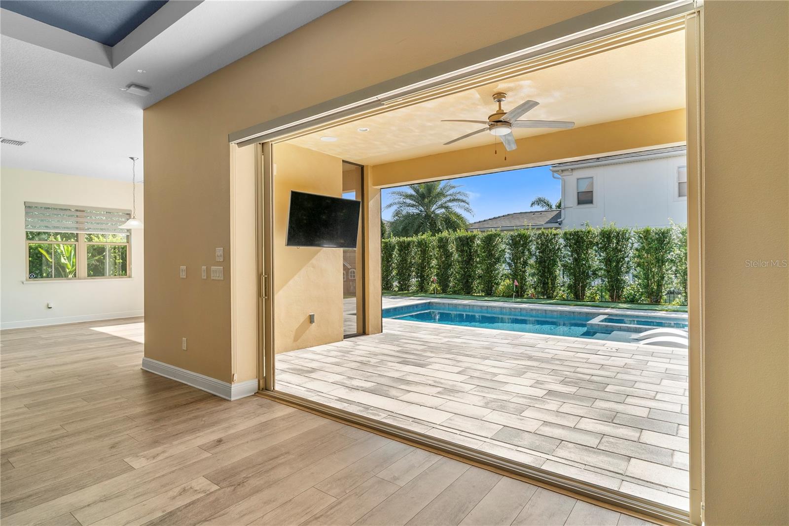 LAKESHORE PRESERVE - Residential