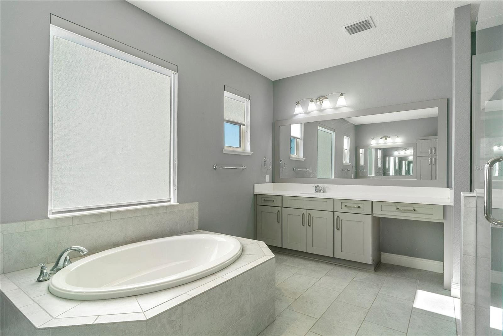 LAKESHORE PRESERVE - Residential