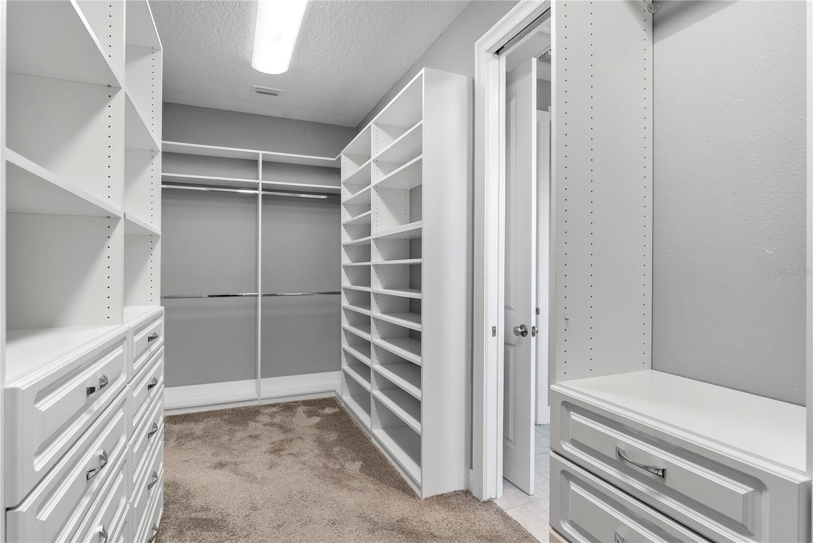 LAKESHORE PRESERVE - Residential