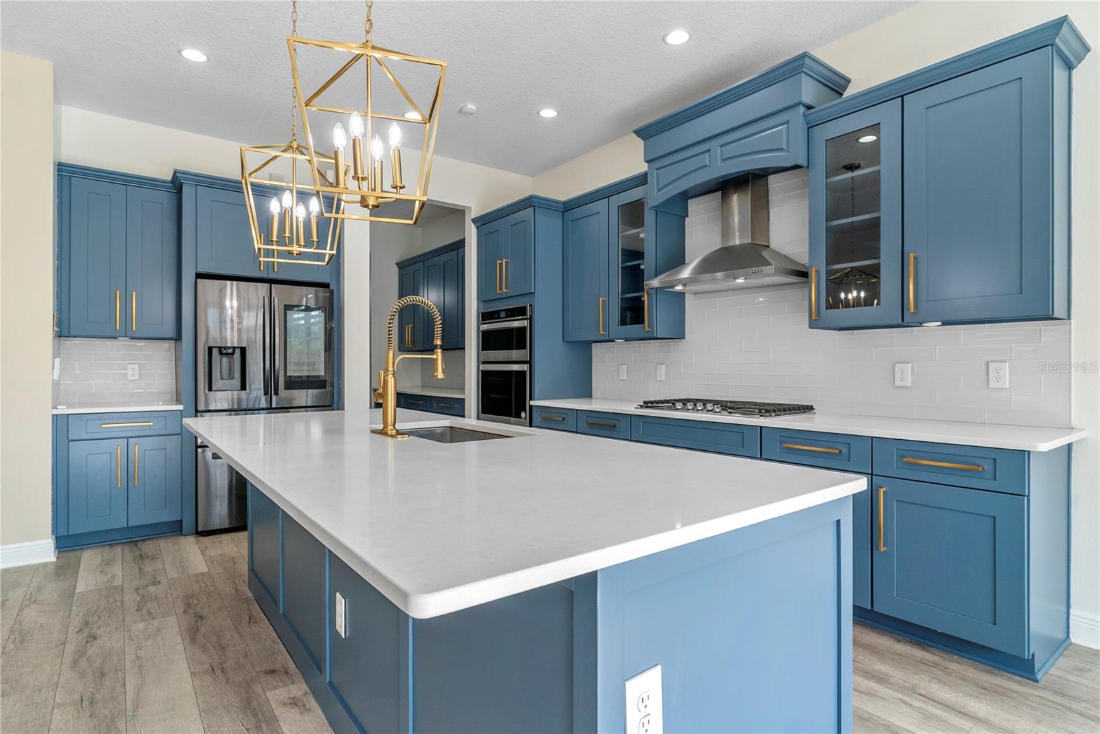 LAKESHORE PRESERVE - Residential