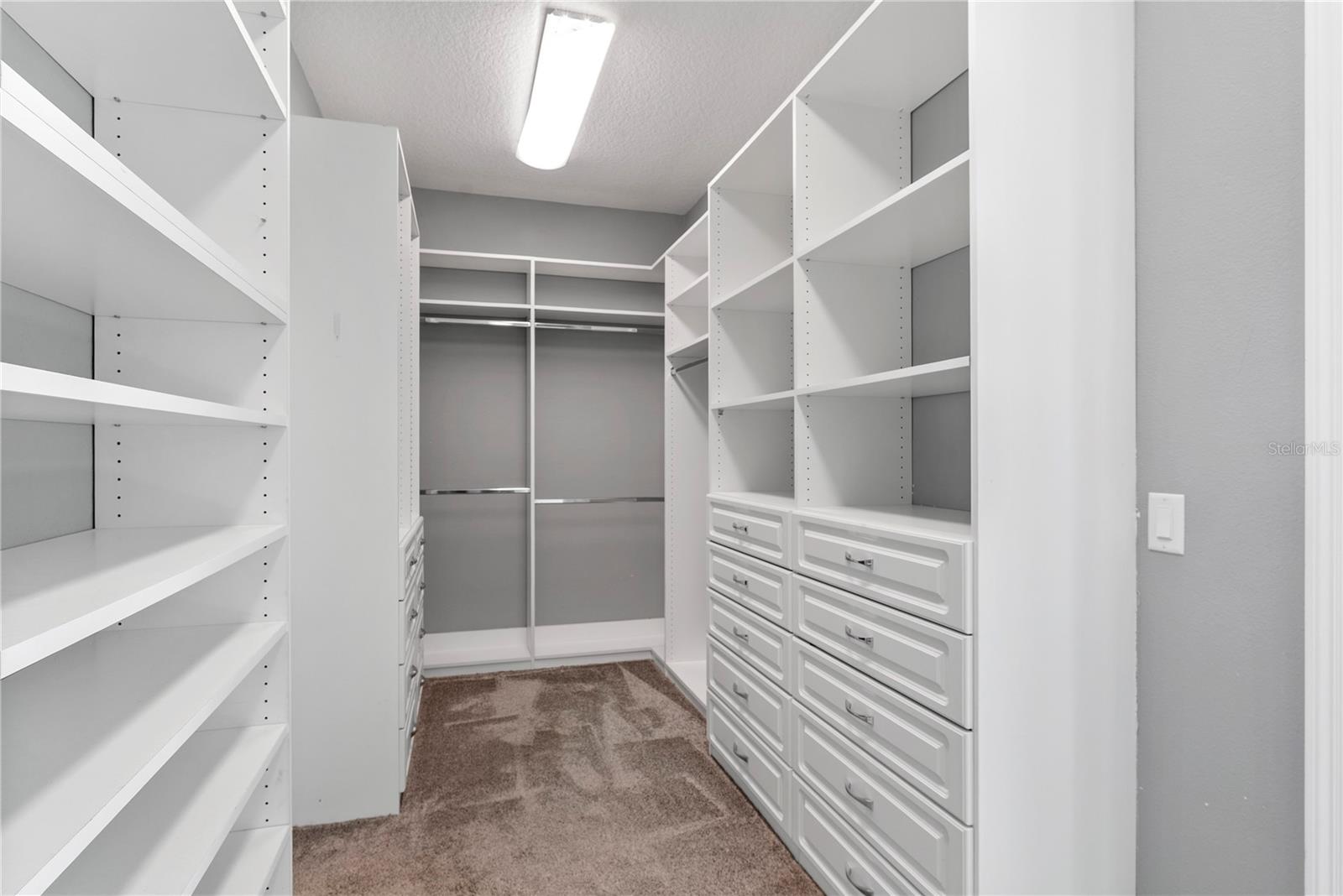 LAKESHORE PRESERVE - Residential