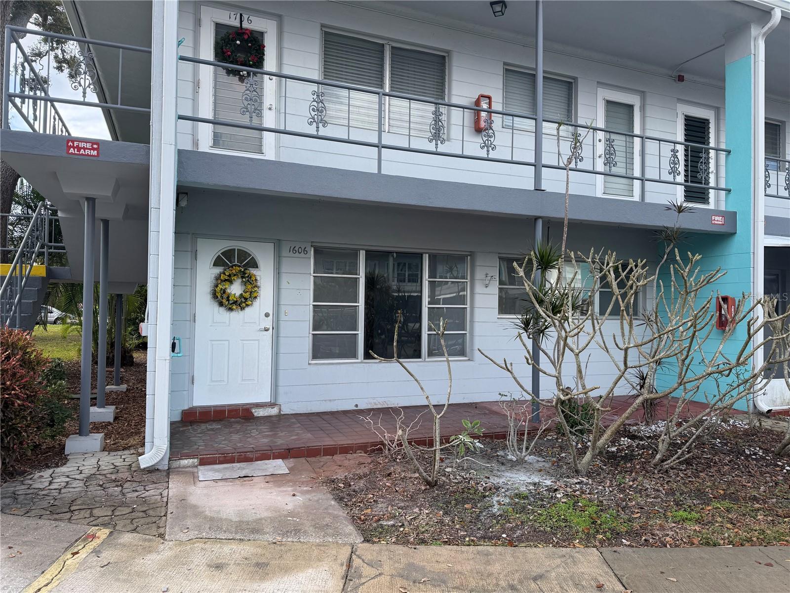 CLEARVIEW OAKS PARADISE - Residential