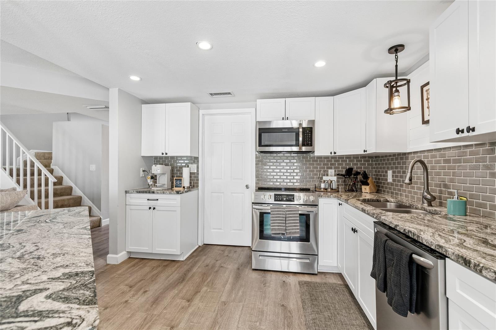 TOWNHOUSES AT BONNIE BAY CONDO - Residential