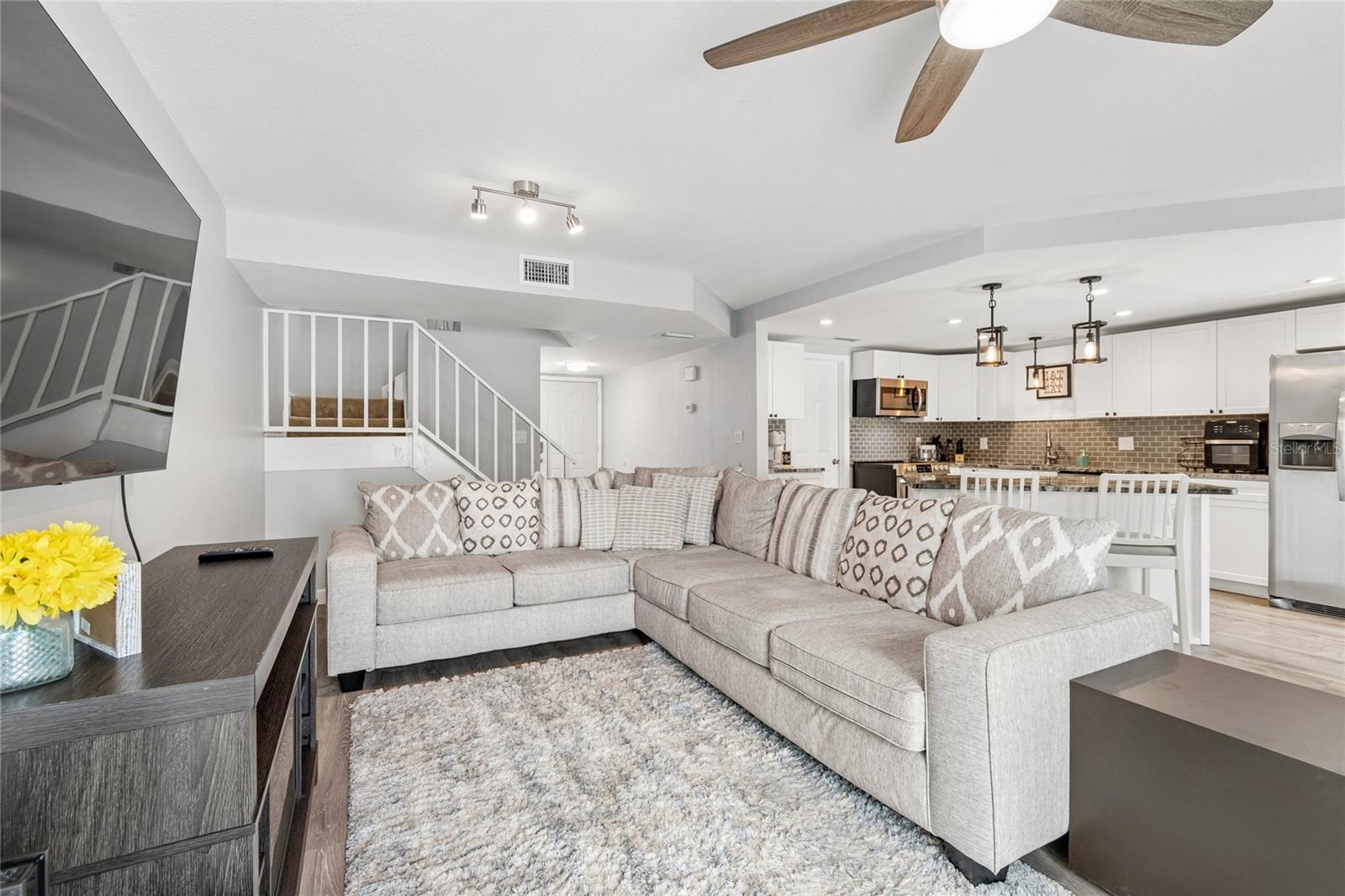 TOWNHOUSES AT BONNIE BAY CONDO - Residential