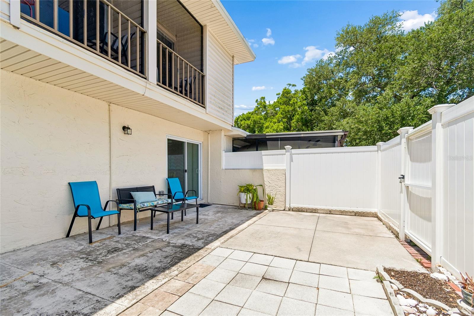 TOWNHOUSES AT BONNIE BAY CONDO - Residential