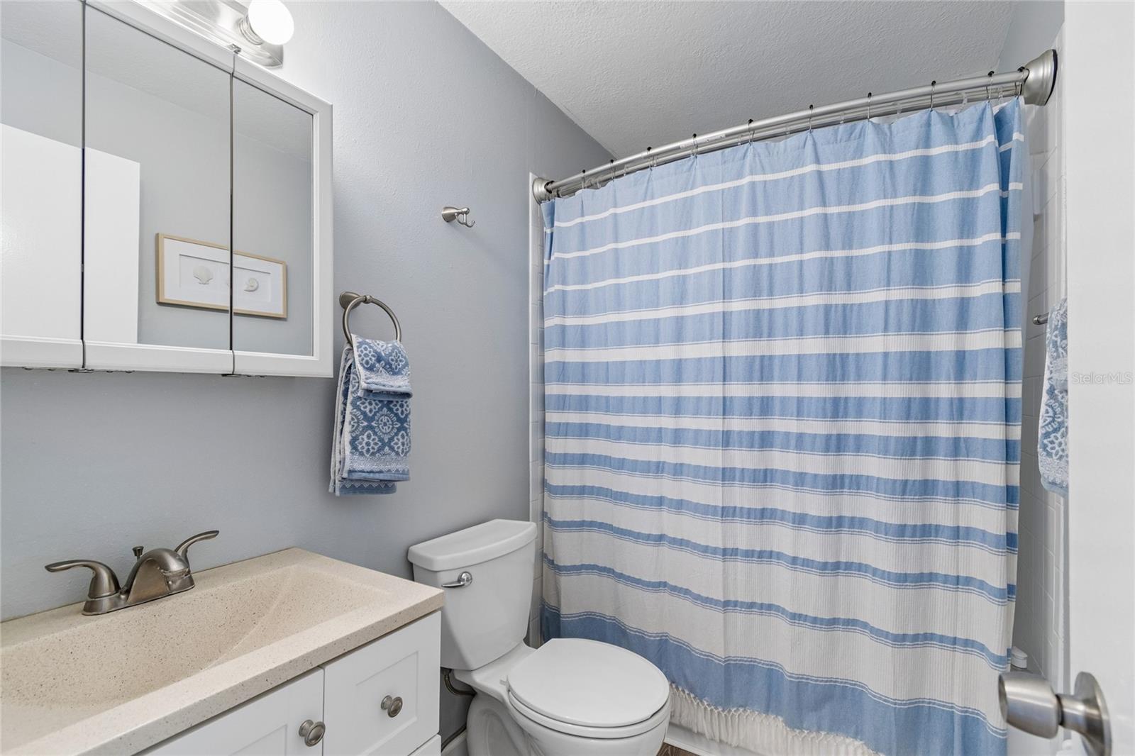 TOWNHOUSES AT BONNIE BAY CONDO - Residential