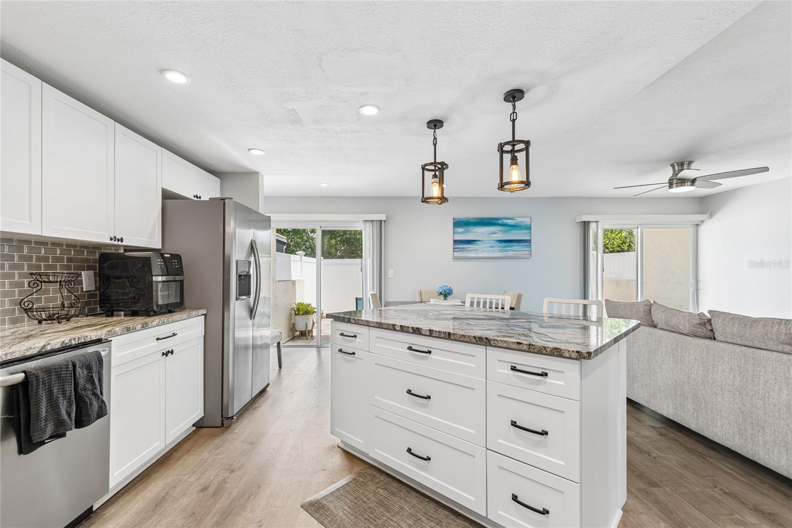 TOWNHOUSES AT BONNIE BAY CONDO - Residential