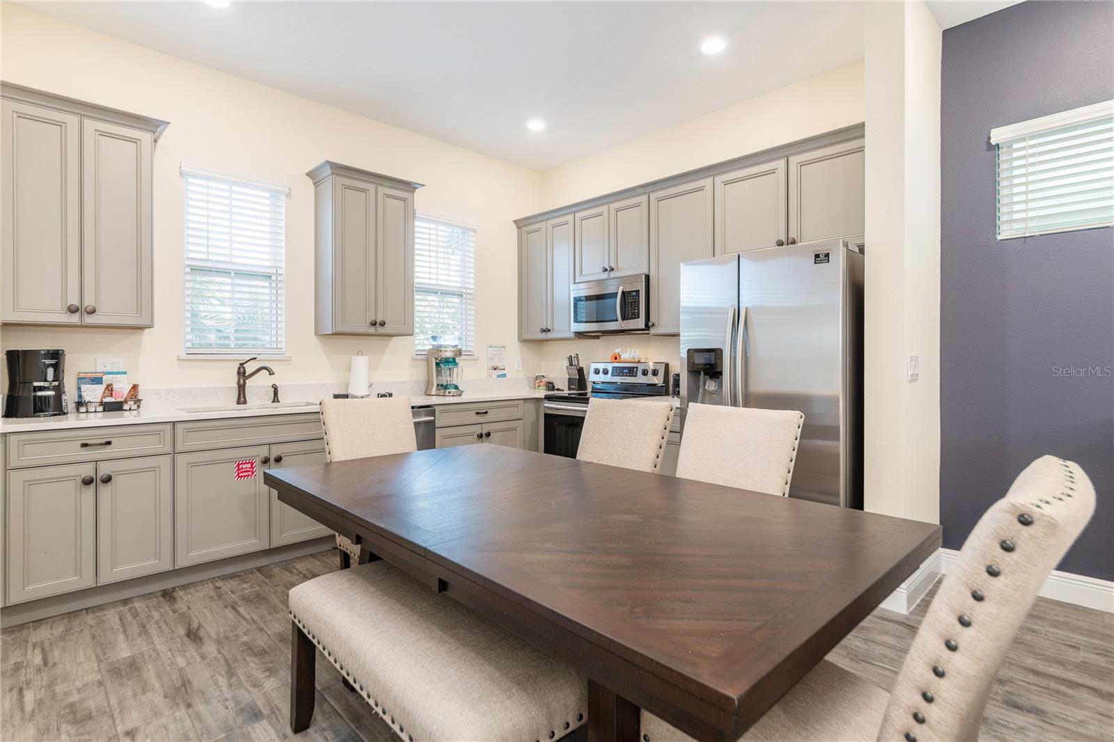 ROLLING OAKS PH 6 - Residential Lease