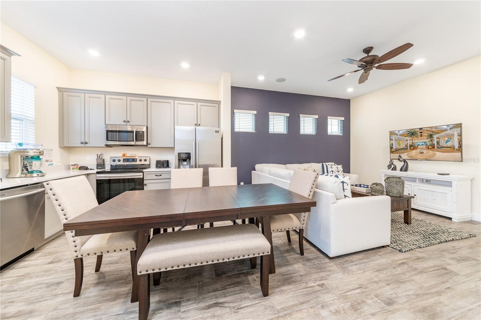 ROLLING OAKS PH 6 - Residential Lease