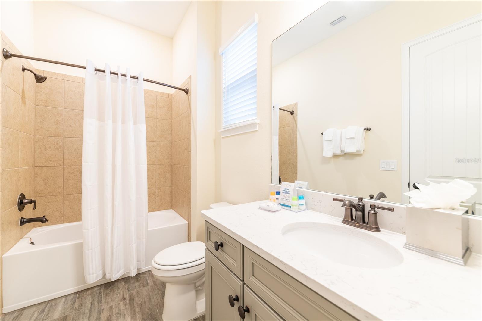 ROLLING OAKS PH 6 - Residential Lease