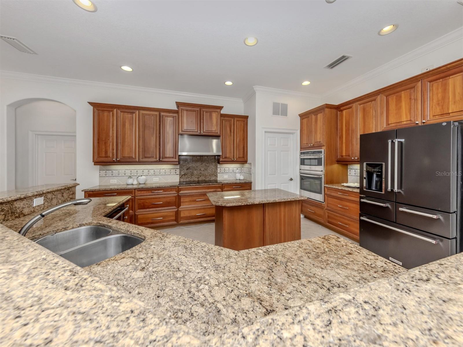 VENETIAN GOLF & RIVER CLUB PHA - Residential