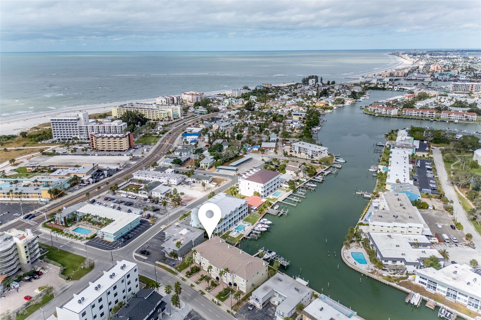 ISLAND TWNHMS TREASURE ISLAND - Residential