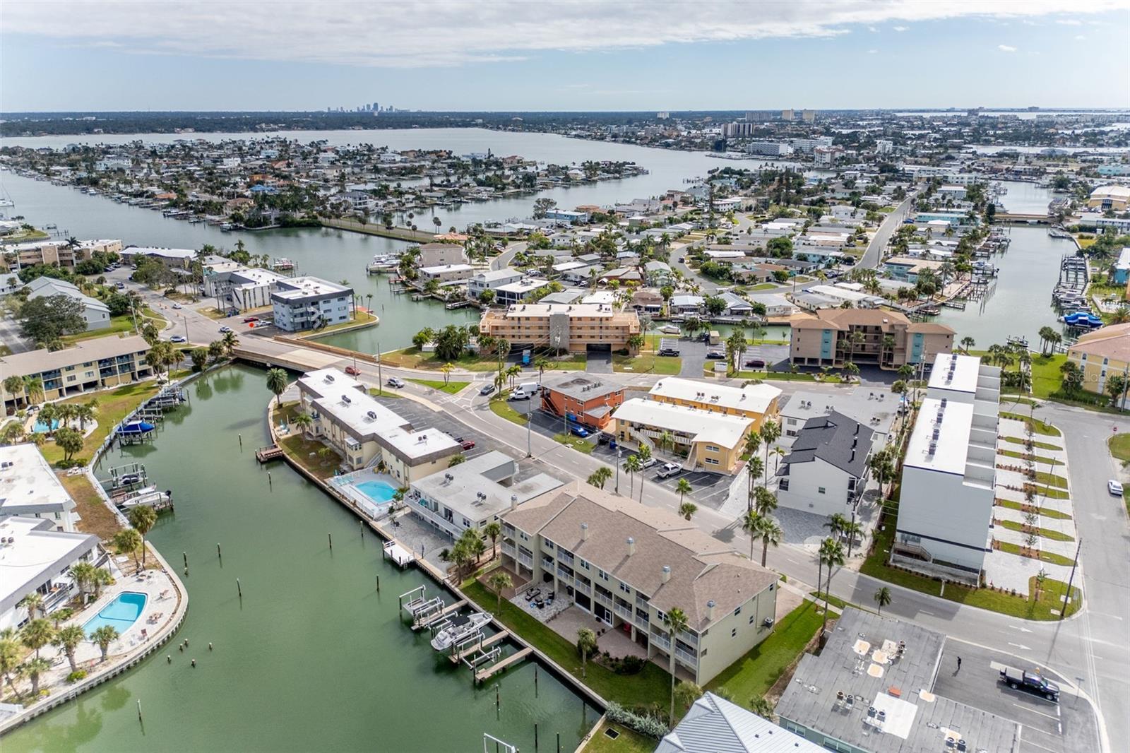 ISLAND TWNHMS TREASURE ISLAND - Residential