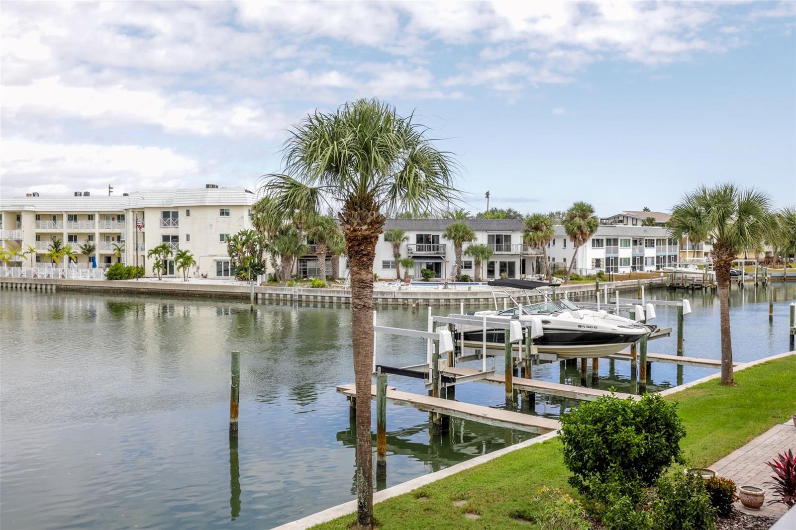 ISLAND TWNHMS TREASURE ISLAND - Residential