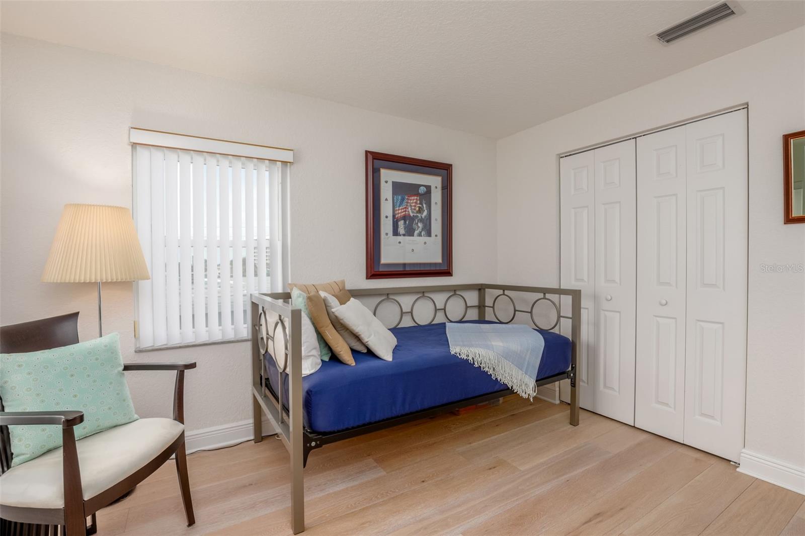 ISLAND TWNHMS TREASURE ISLAND - Residential