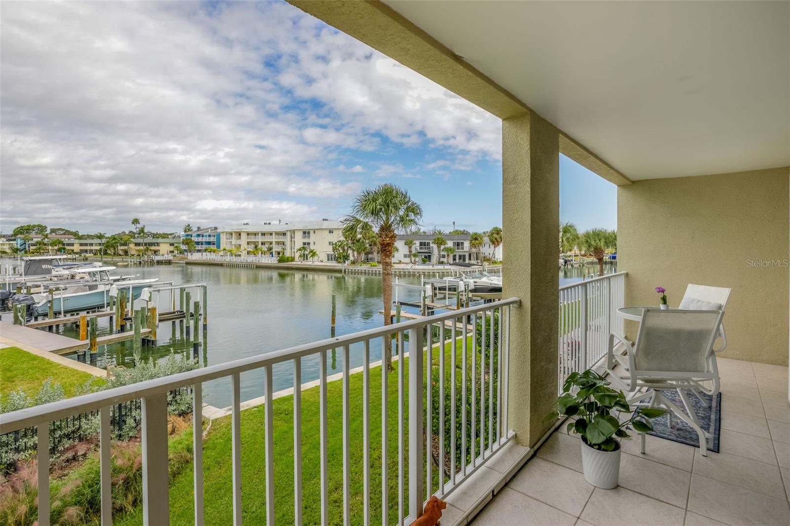 ISLAND TWNHMS TREASURE ISLAND - Residential