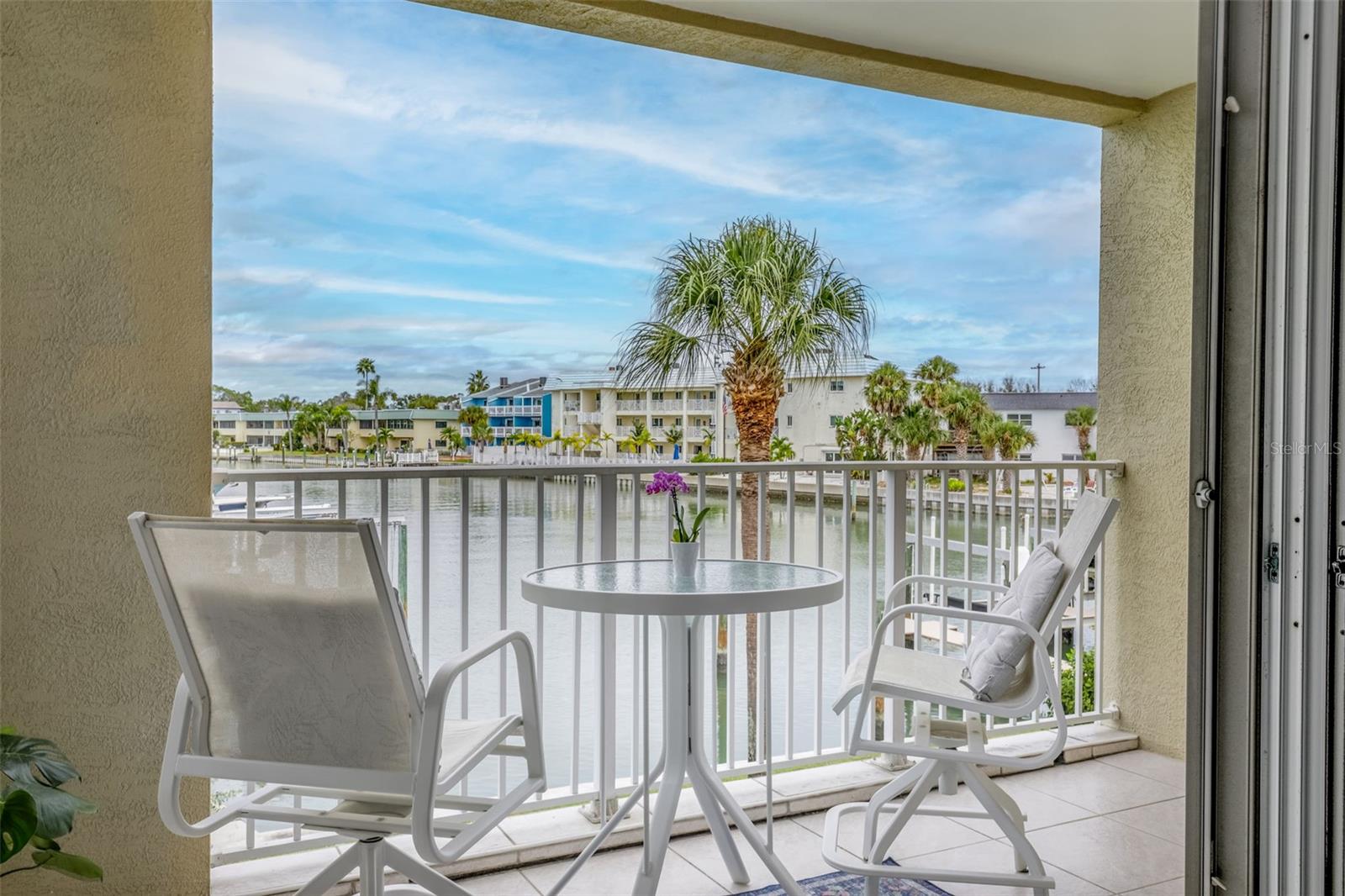 ISLAND TWNHMS TREASURE ISLAND - Residential